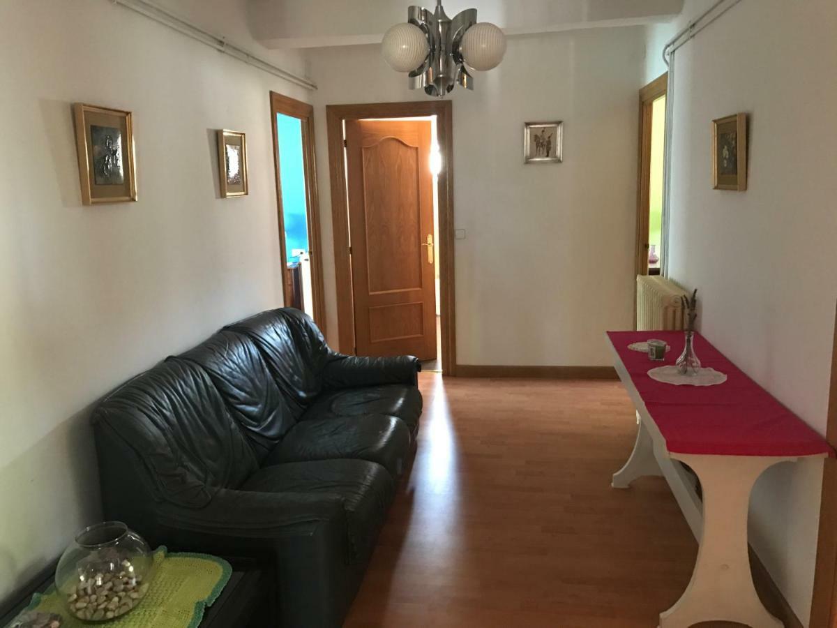 Casa De Pueblo Con Merendero Alquilable Opcionalmente Casarejos Exterior foto